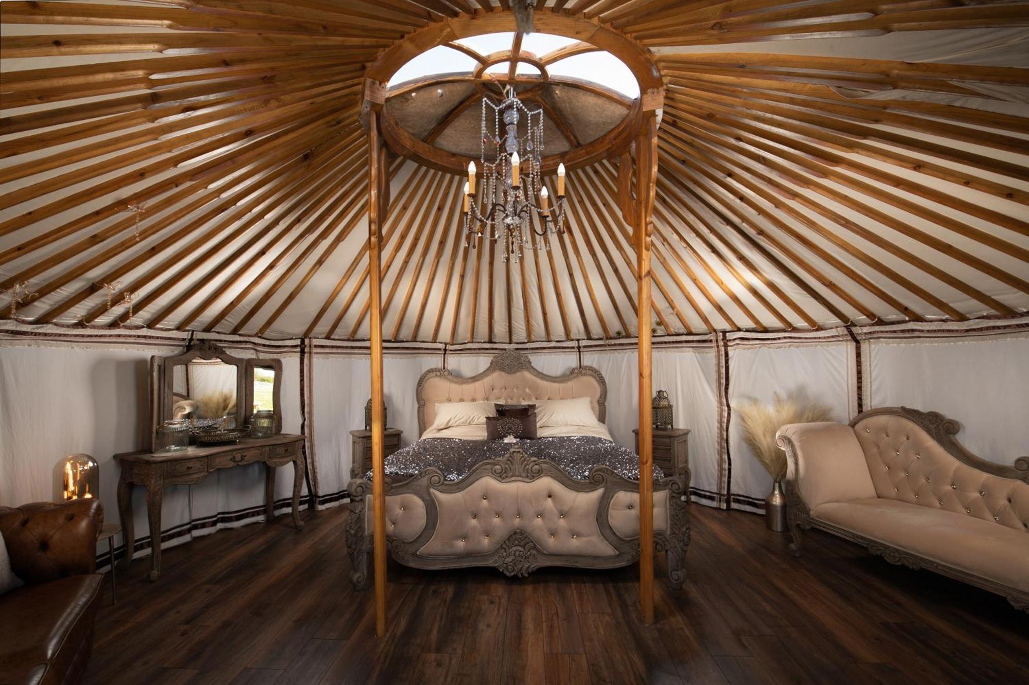 Lincoln Yurts Hotel Exterior foto