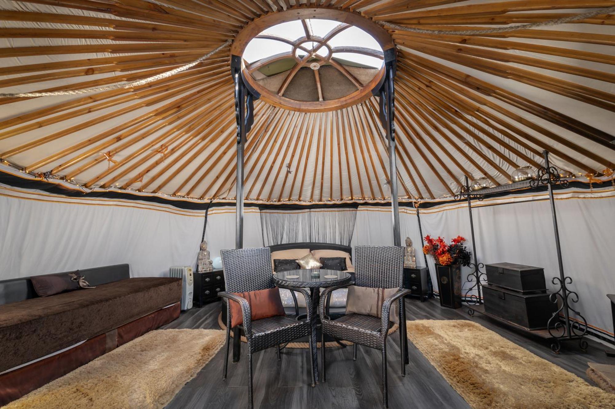 Lincoln Yurts Hotel Exterior foto