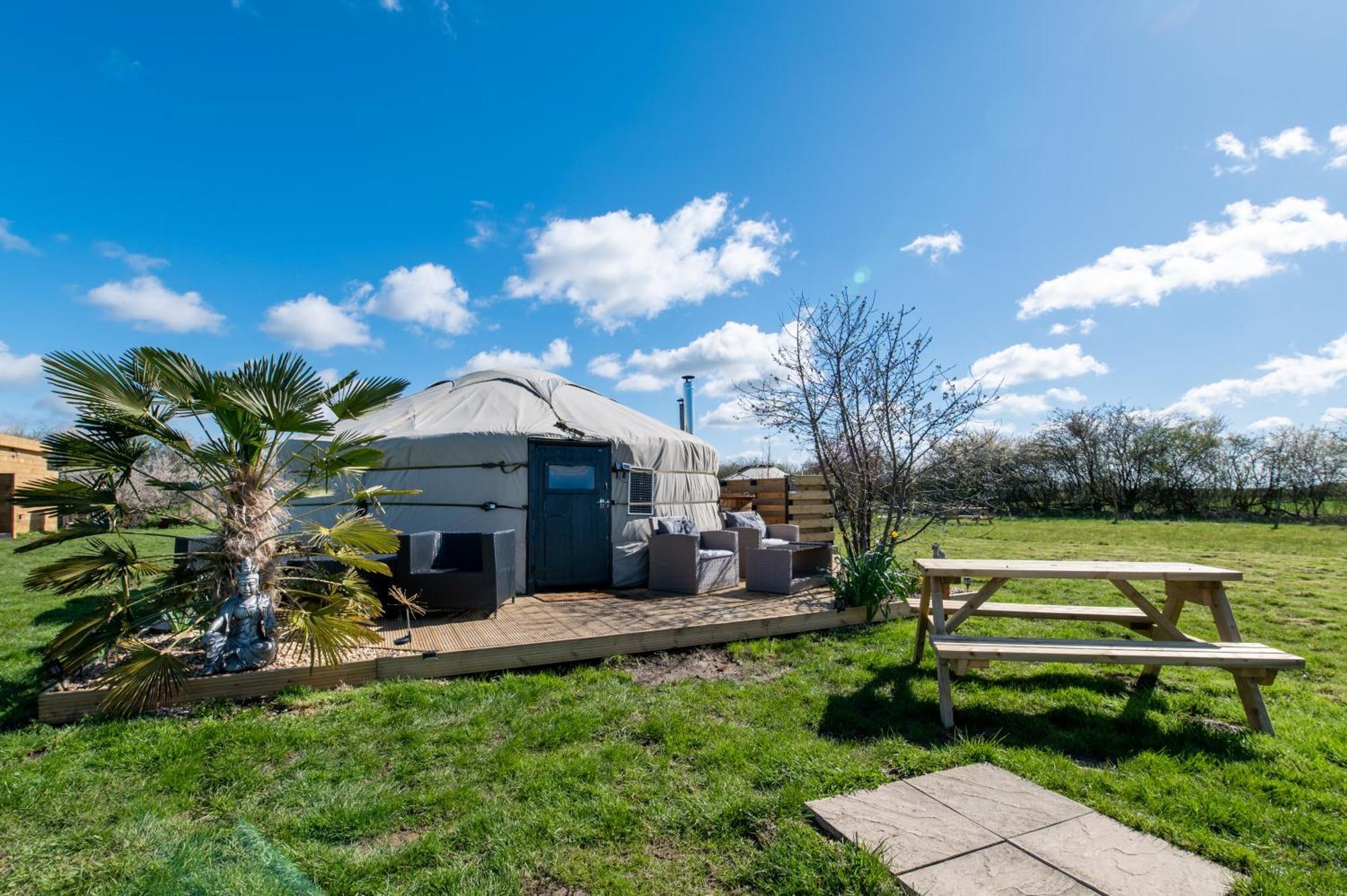 Lincoln Yurts Hotel Exterior foto