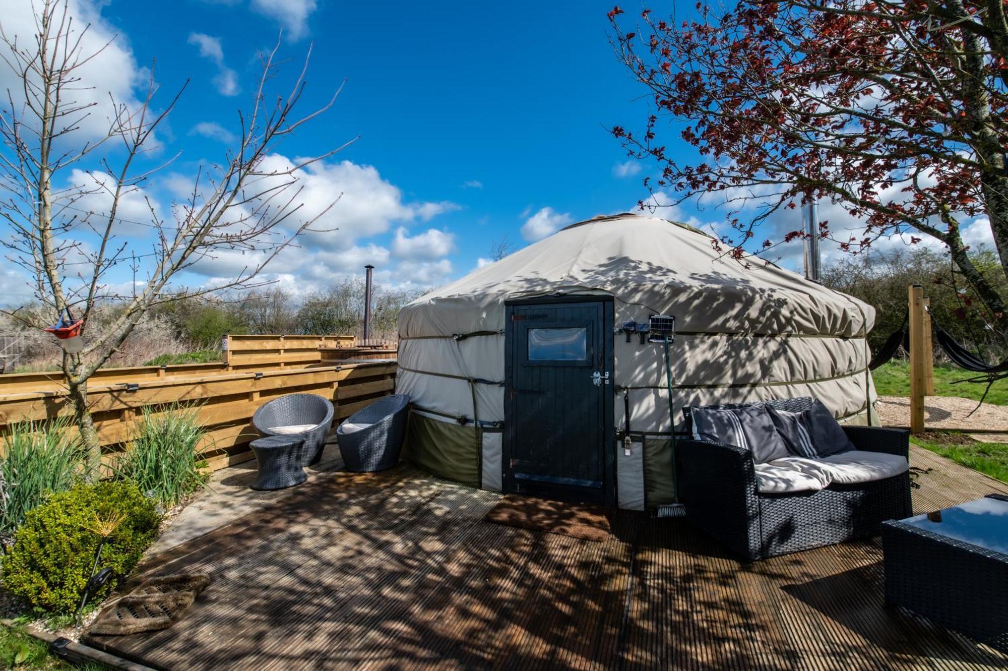 Lincoln Yurts Hotel Exterior foto